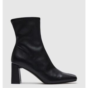 Steve Madden Hush Black Ankle Boots